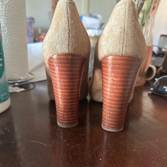 Shoes - Picture 2 of 5